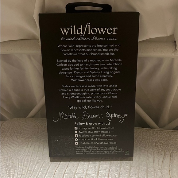 Wildflowers iPhone 13 Pro Case - Adorable Teddy Bear Pattern - Picture 2 of 2